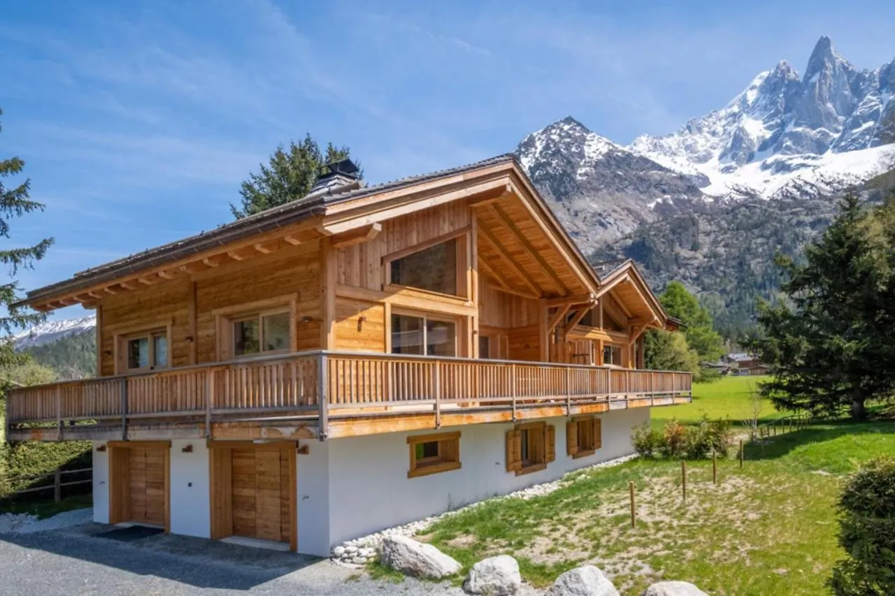 Sublime Semi Detached Chalet Facing The Mont Blanc Chamonix
